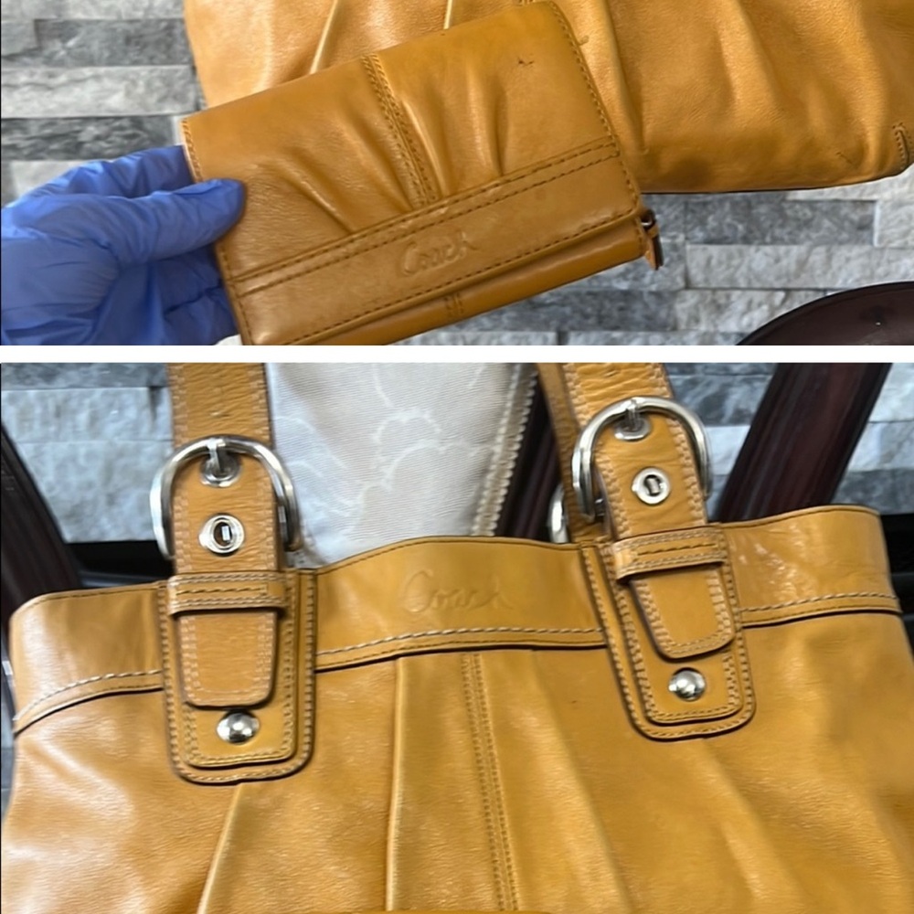 Coach Tan Leather Wallet with Elegant Design